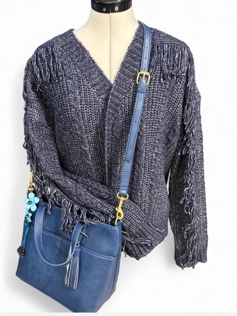 New! Stylish set featuring a chunky knit fringe cardigan paired with new purse 👜